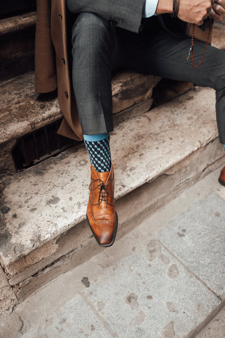 Wearing the Right Dress Socks: Men’s Professional Style Tips